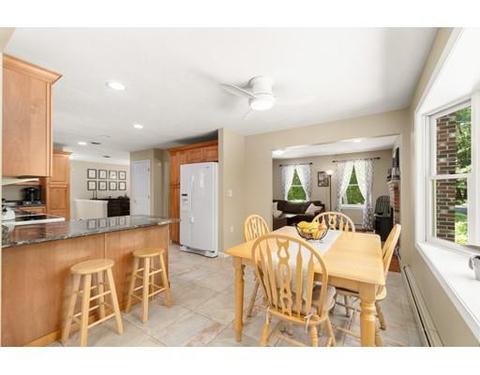 25 Fowler St, Upton, MA 01568 photo 9