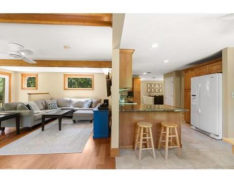 25 Fowler St, Upton, MA 01568 photo 8