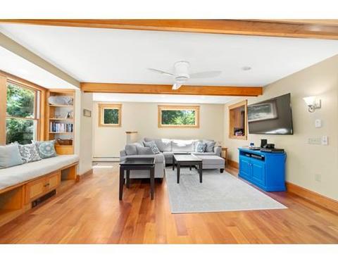 25 Fowler St, Upton, MA 01568 photo 4