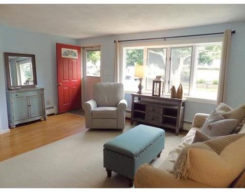 11 Robinson Rd, Beverly, MA 01915 photo 3