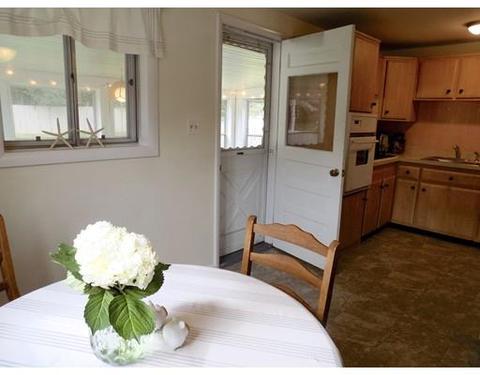 11 Robinson Rd, Beverly, MA 01915 photo 10