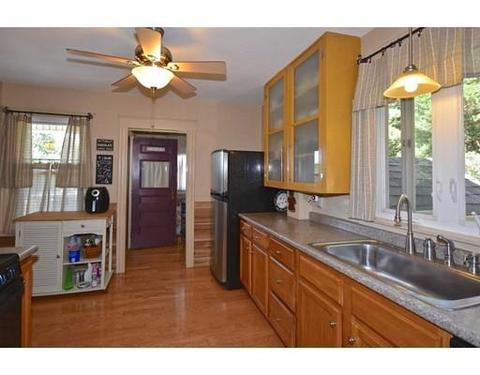 28 Taber St, Fairhaven, MA 02719 photo 3