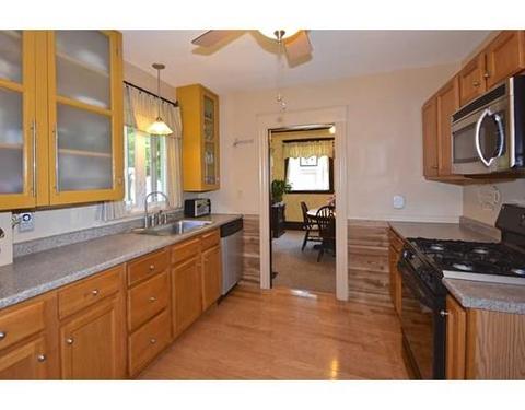 28 Taber St, Fairhaven, MA 02719 photo 2