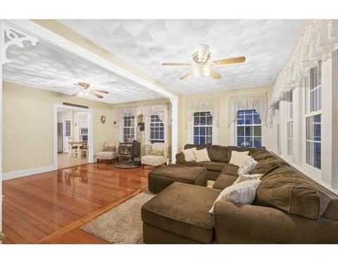 79 Uxbridge Rd, Mendon, MA 01756 photo 4