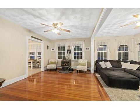 79 Uxbridge Rd, Mendon, MA 01756 photo 5