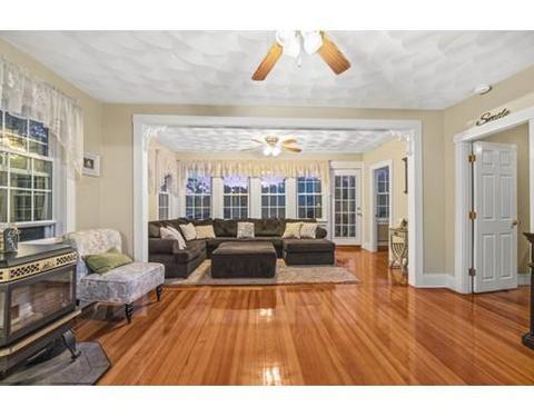79 Uxbridge Rd, Mendon, MA 01756 photo 3