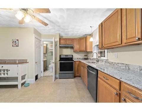 79 Uxbridge Rd, Mendon, MA 01756 photo 8