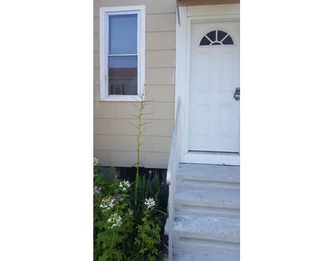 257 School St, Chicopee, MA 01013 photo 4