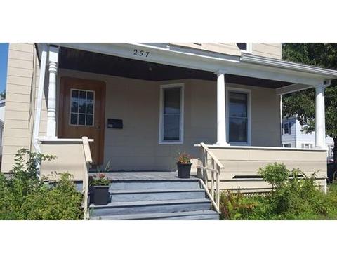 257 School St, Chicopee, MA 01013 photo 2