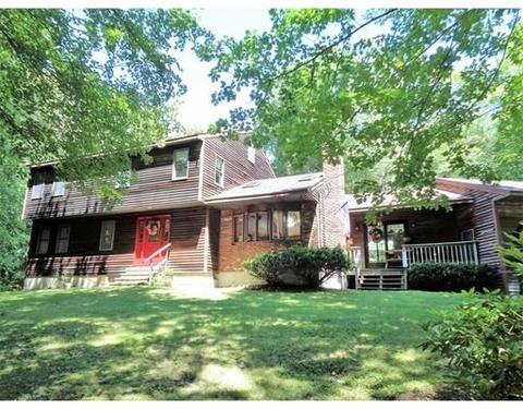 131 E Hill Rd, Brimfield, MA 01010 photo 1
