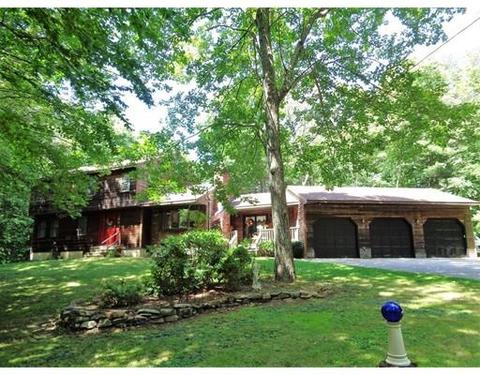 131 E Hill Rd, Brimfield, MA 01010 photo 2