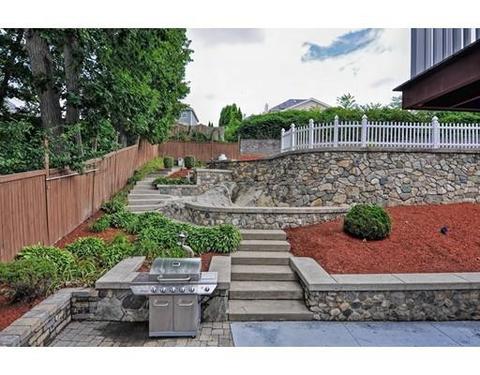 10 Buttonwood Rd, Stoneham, MA 02180 photo 2