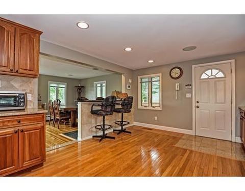 10 Buttonwood Rd, Stoneham, MA 02180 photo 5