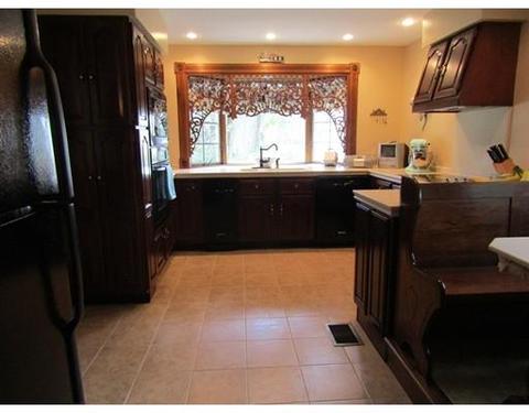 517 David St, Fall River, MA 02720 photo 11