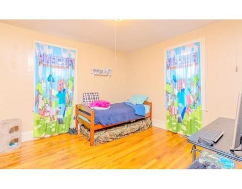 22 Stuart St, Springfield, MA 01119 photo 9