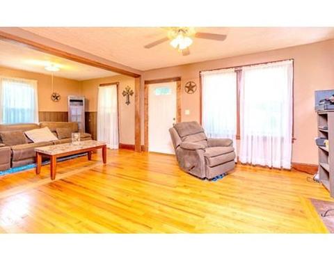 22 Stuart St, Springfield, MA 01119 photo 5