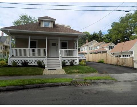 11 Franklin St, Danvers, MA 01923 photo 2