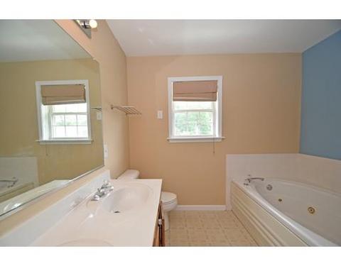 19 Konkel Ave, Webster, MA 01570 photo 9