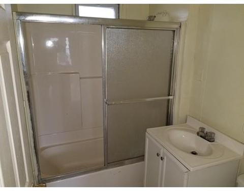 72 Grover St, Springfield, MA 01104 photo 5