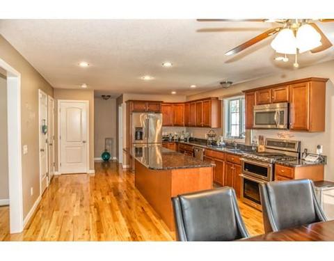 44 Jordan St, Springfield, MA 01119 photo 5