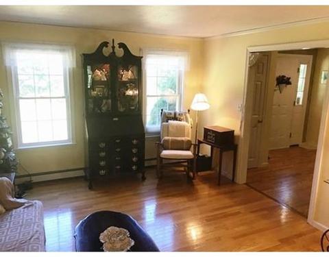 20 Cadman Rd, Mendon, MA 01756 photo 3