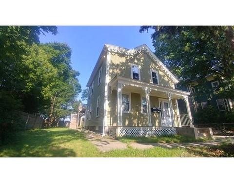 28 Crown St, Worcester, MA 01609 photo 2