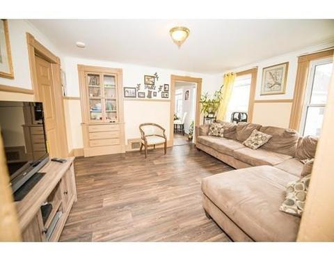 33 Harrison St, Lowell, MA 01852 photo 4