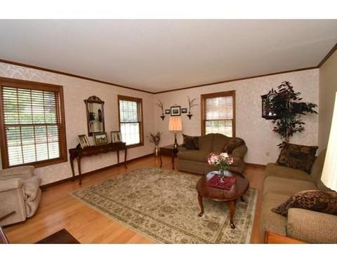 37 Broad St, Easthampton, MA 01027 photo 4