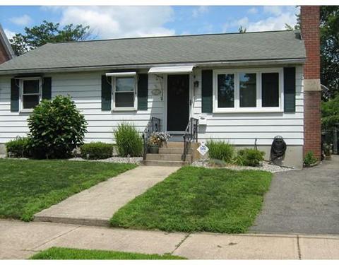 115 Osborne Ter, Springfield, MA 01104 photo 1