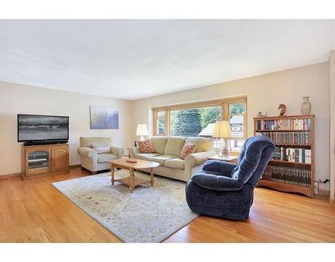 69 Haystack, Reading, MA 01867 photo 4