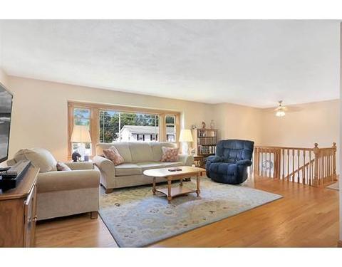 69 Haystack, Reading, MA 01867 photo 3