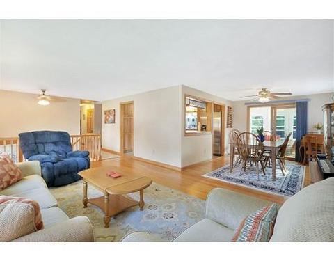 69 Haystack, Reading, MA 01867 photo 5