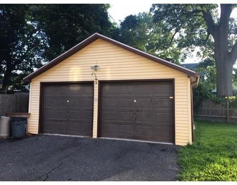 46 Beauchamp St, Springfield, MA 01107 photo 3