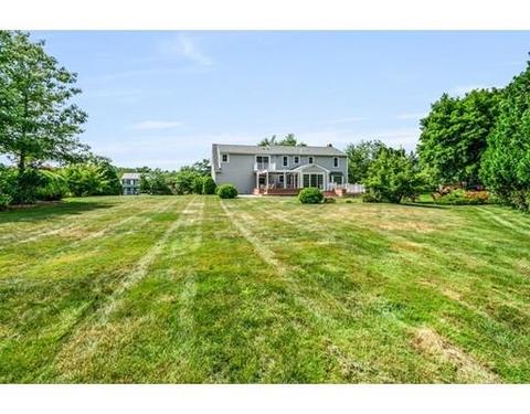 7 Lakeview Cir, Sutton, MA 01590 photo 2