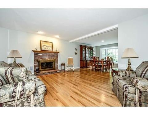 7 Lakeview Cir, Sutton, MA 01590 photo 3