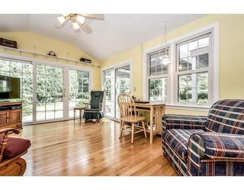 7 Lakeview Cir, Sutton, MA 01590 photo 12