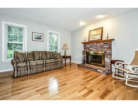 7 Lakeview Cir, Sutton, MA 01590 photo 4