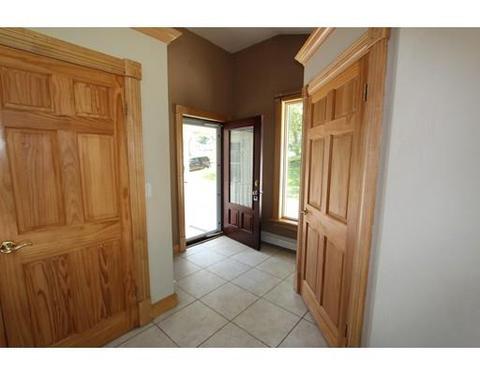9 Arcadia St, Worcester, MA 01604 photo 2