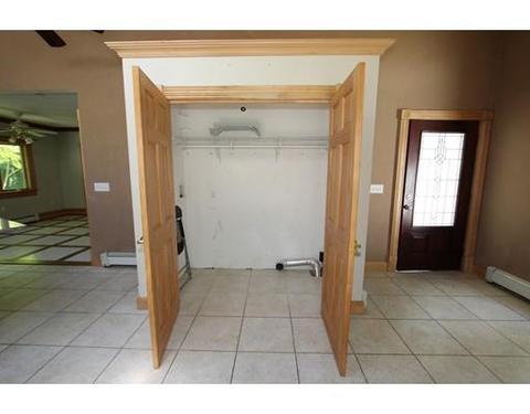 9 Arcadia St, Worcester, MA 01604 photo 4