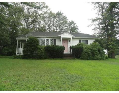 15 Hickory Ln, Webster, MA 01570 photo 2