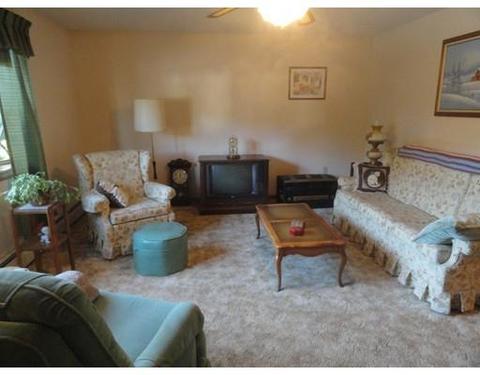 15 Hickory Ln, Webster, MA 01570 photo 4
