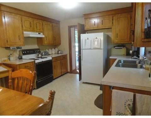 15 Hickory Ln, Webster, MA 01570 photo 5