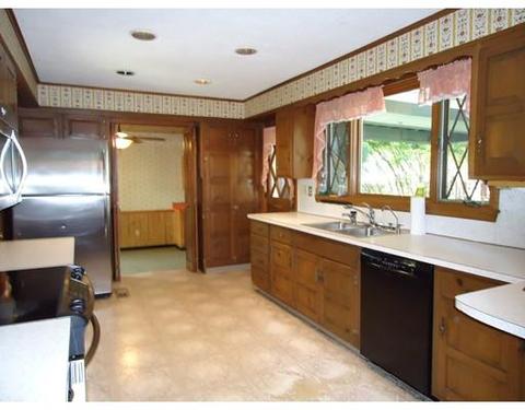 86 E Silver St, Westfield, MA 01085 photo 8