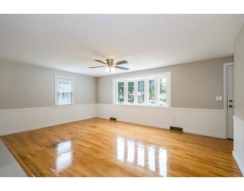 34 E Hill Rd, Springfield, MA 01109 photo 2