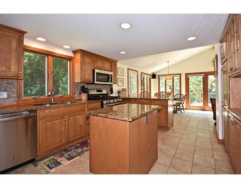 137 Hathaway St, Wareham, MA 02571 photo 3