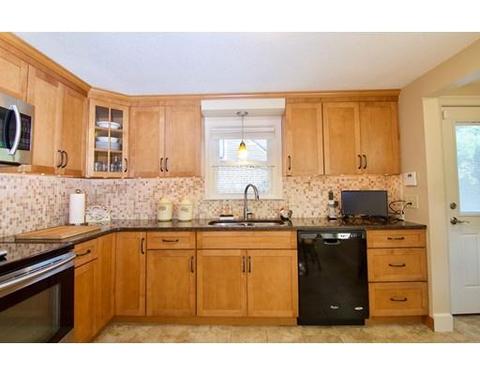 77 Mayflower Rd, Springfield, MA 01118 photo 7