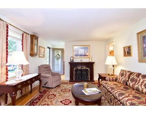 77 Mayflower Rd, Springfield, MA 01118 photo 11