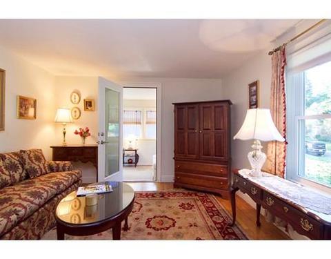 77 Mayflower Rd, Springfield, MA 01118 photo 10