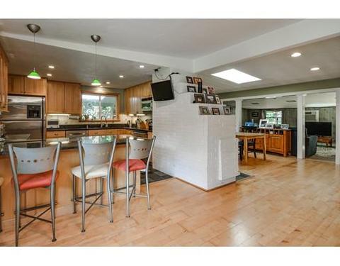 9 Ruth Dr, Framingham, MA 01701 photo 4