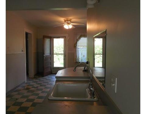 20 Monroe St, Ware, MA 01082 photo 6